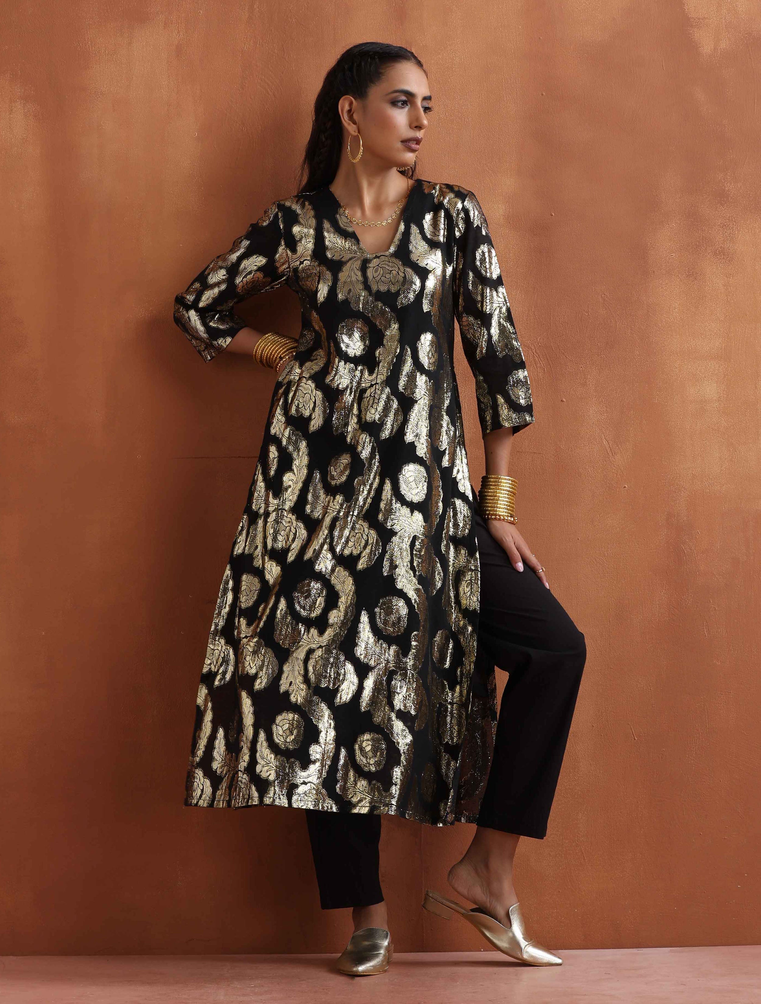 trueBrowns Black Metallic High Slit Kurta Set - Distacart