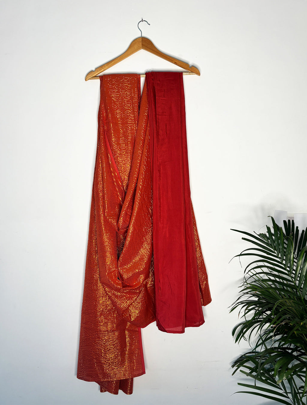 trueBrowns Rust Metallic Saree