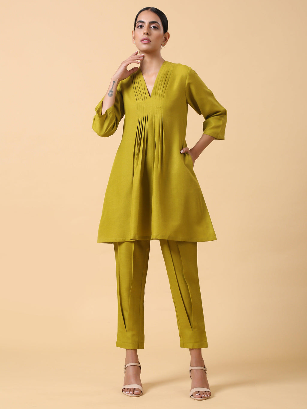 trueBrowns Cotton Linen Lime Green Pleated Co-Ord Set | Relove - Distacart