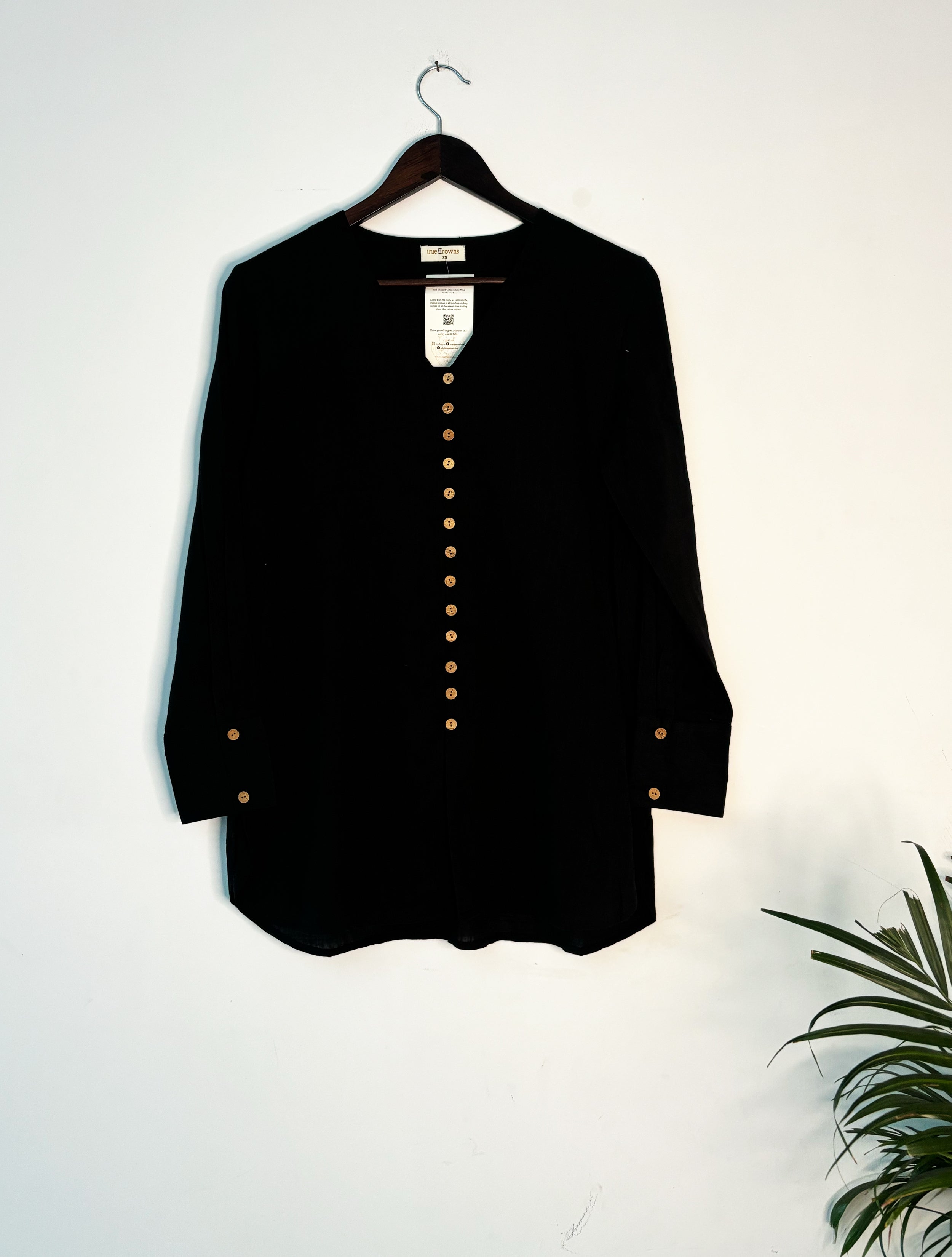 trueBrowns Black Slub Short Top