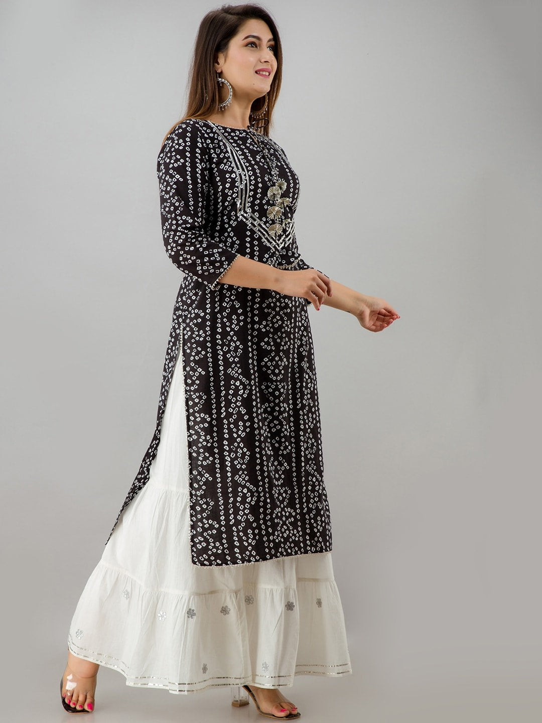 HERE&NOW Black Tie Up Neck Bandhani Printed Gotta Patti Kurta