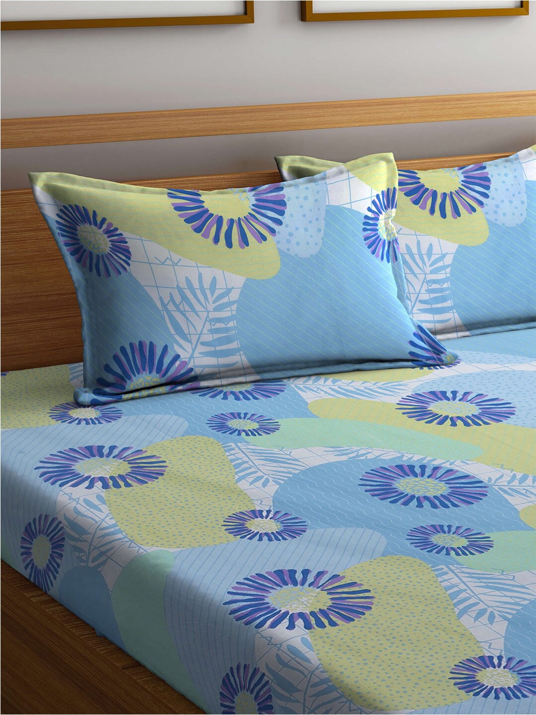 BOMBAY DYEING Serenita Blue Printed Cotton 144 TC King Bedsheet with 2 Pillow Covers