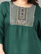Sztori Plus Size Geometric Embroidered Thread Work Straight Kurta