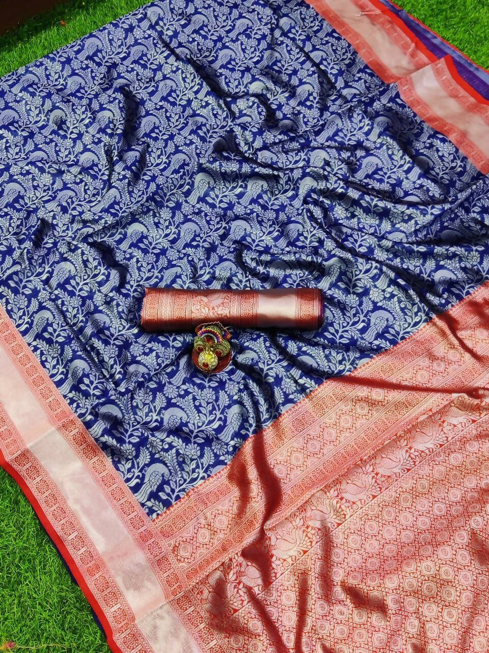 DEIANA'S Beautiful Designer Golden zari Soft Lichi Silk Saree - Blue