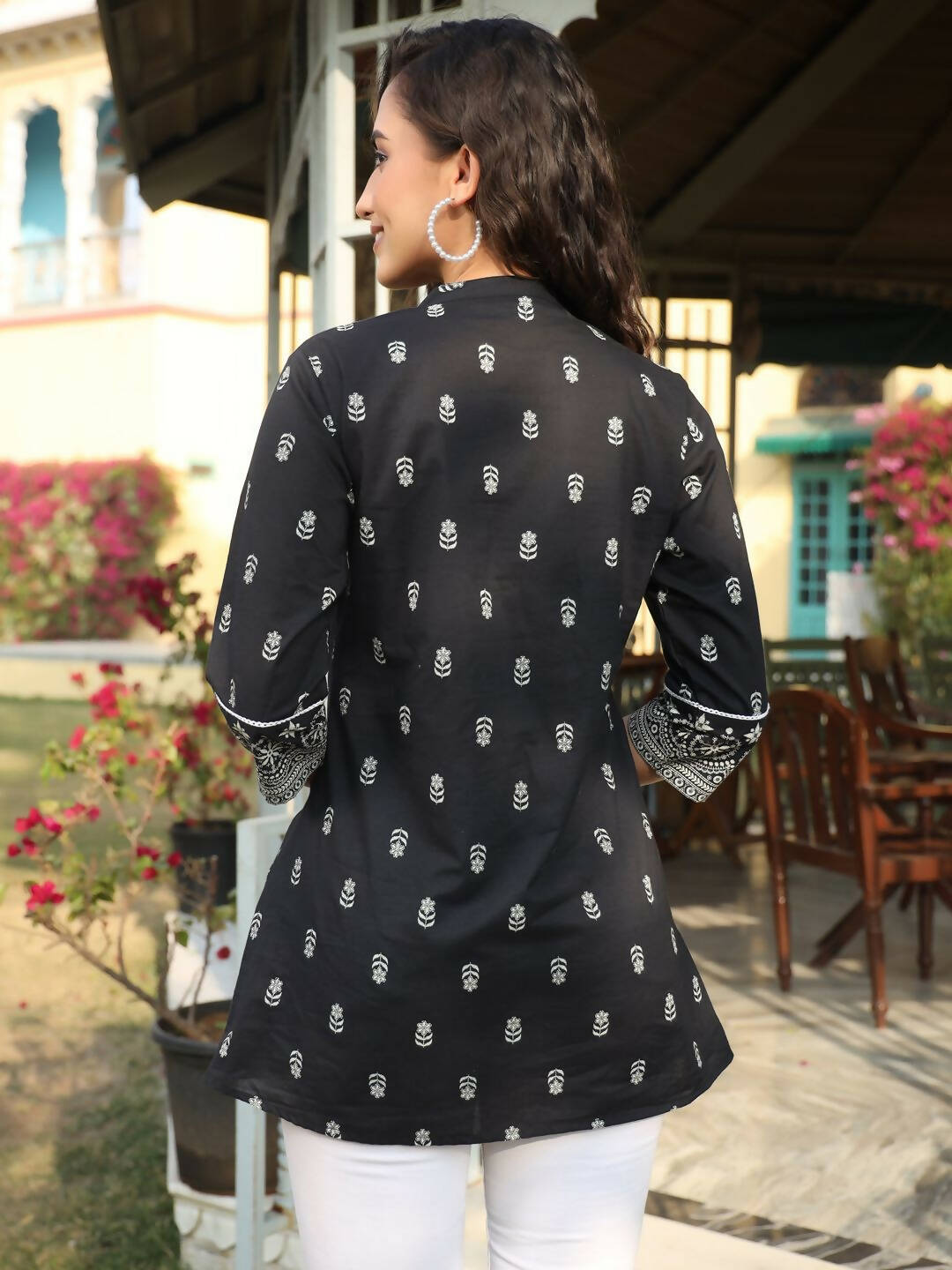 Juniper Women's Black Cambric Floral Printed Tunic - Distacart
