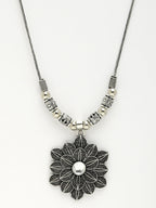 NVR Women's Silver-Toned Decent Floral Shape Pendant with Chain