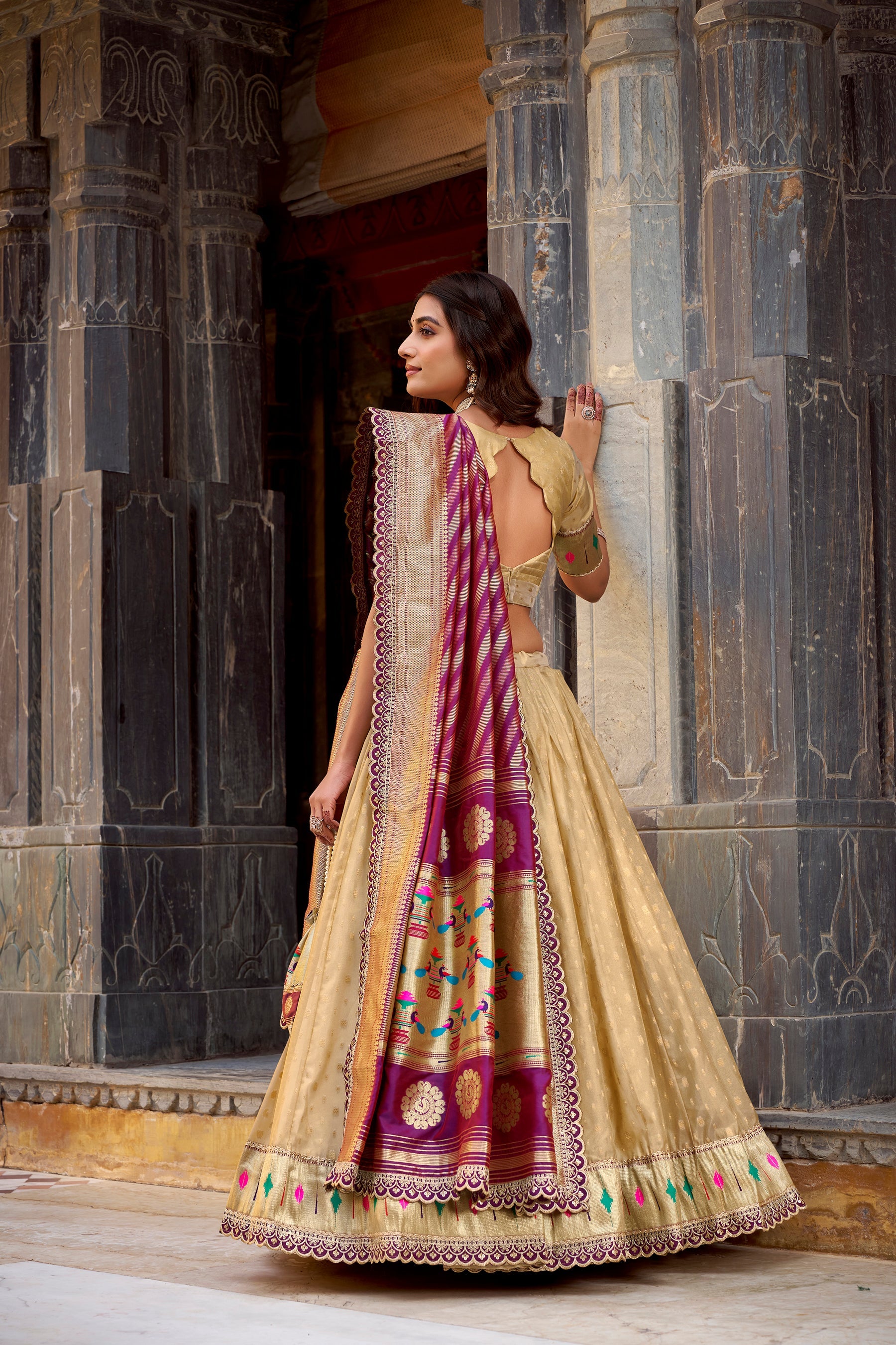 Lorenvalley Fashion Cream Simmer Organza Zari Weaving Work With Lace Border Lehenga Choli with Dupatta - Distacart