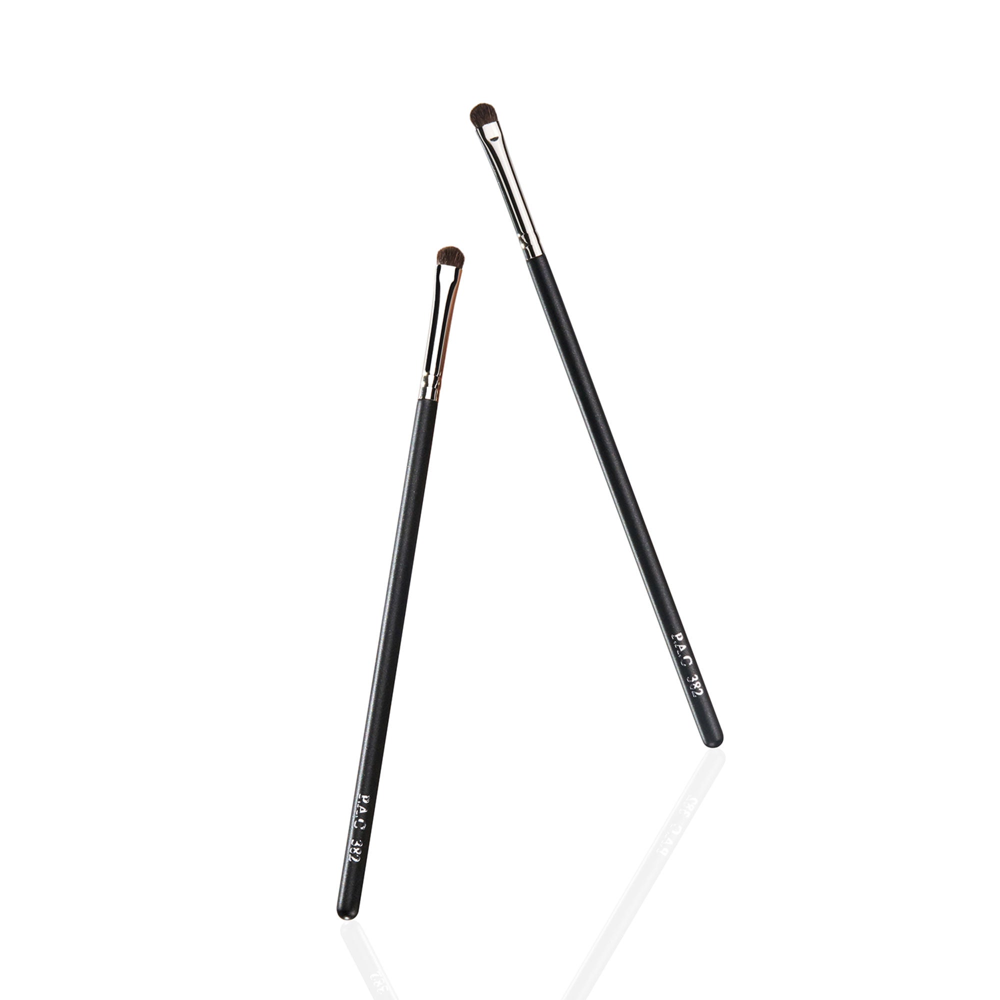 PAC Studio Eyeshadow Application Brush 382
