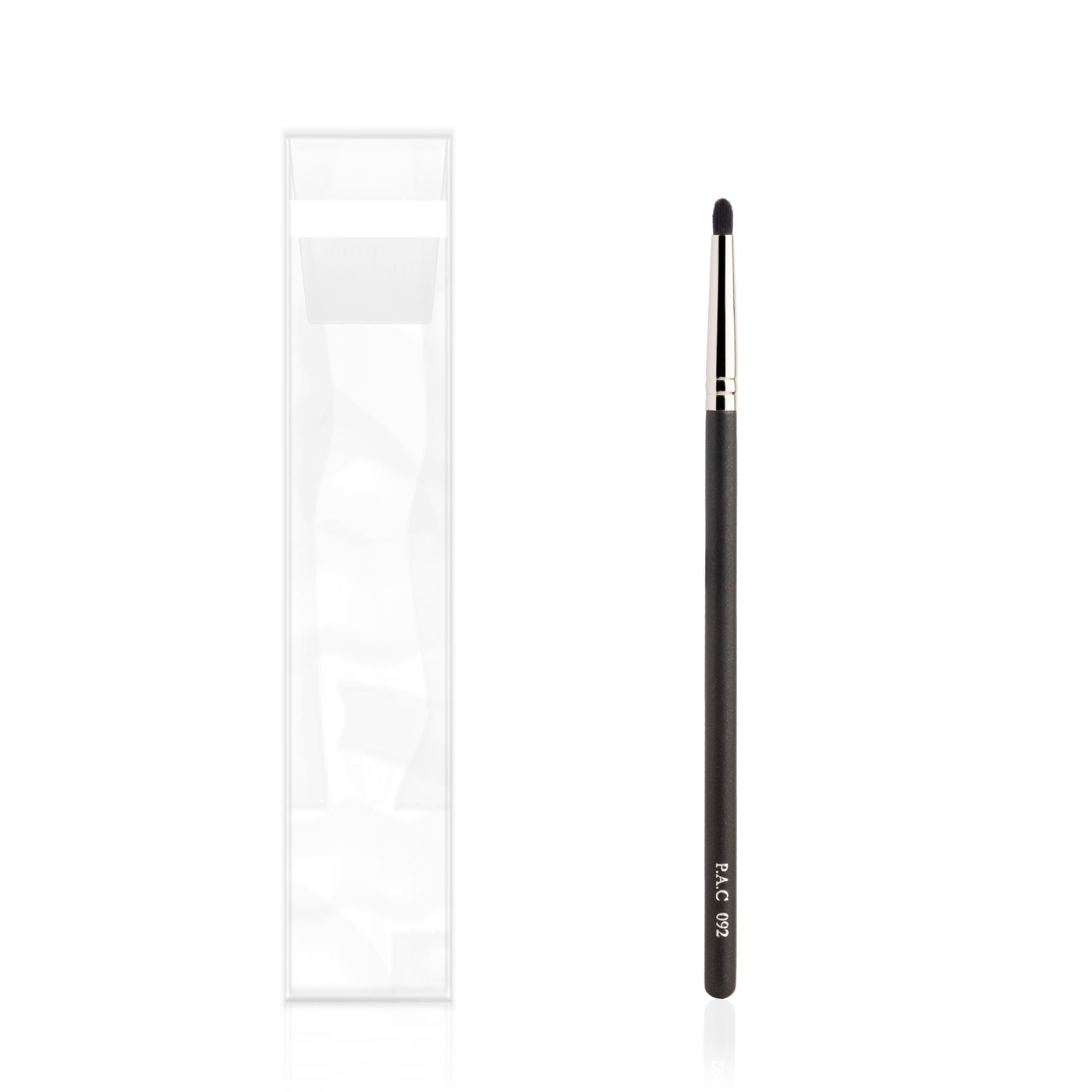 PAC Studio Eyeshadow Blending Brush 092 - Small Smudger Brush for Detailed Blending, Ultra Soft Bristles