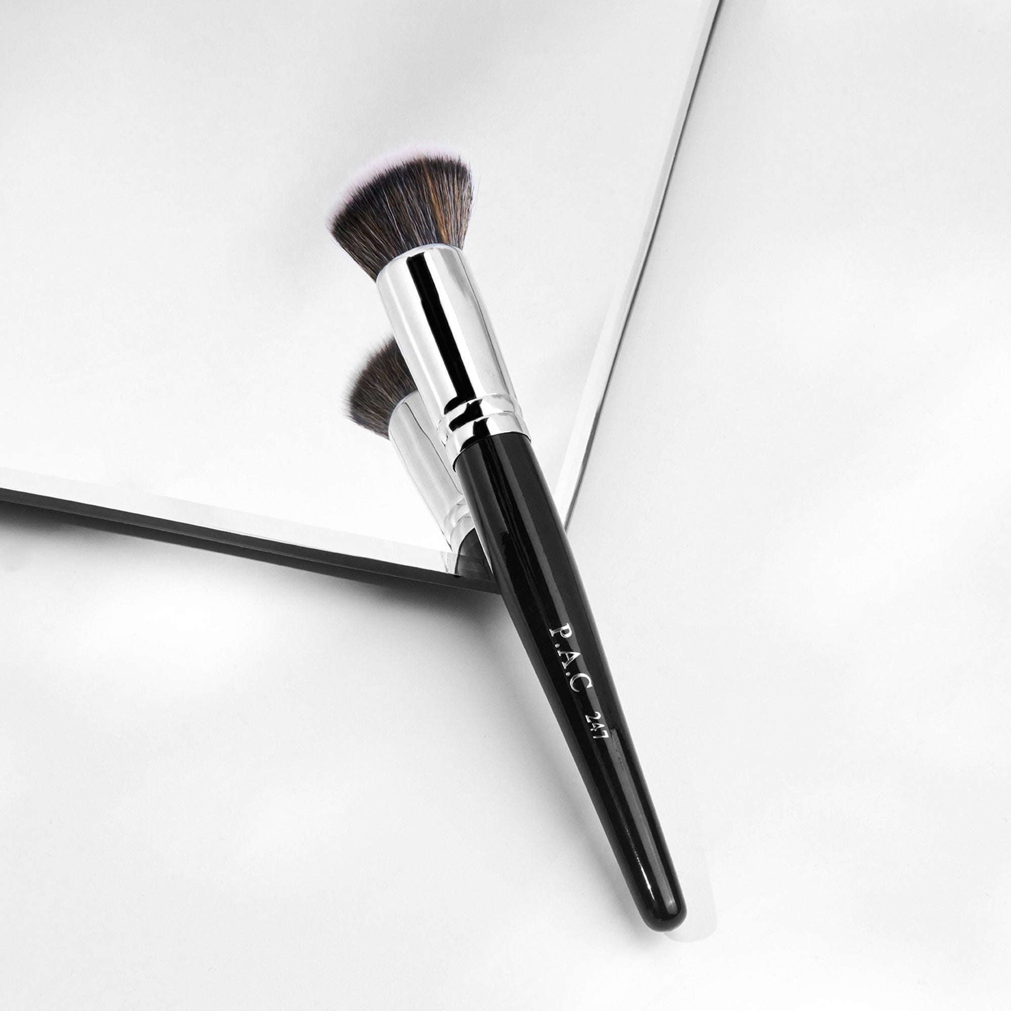 PAC Studio Contouring Brush 247 - Multi Functional Flat Angular Brush, Densely Packed Soft Bristles
