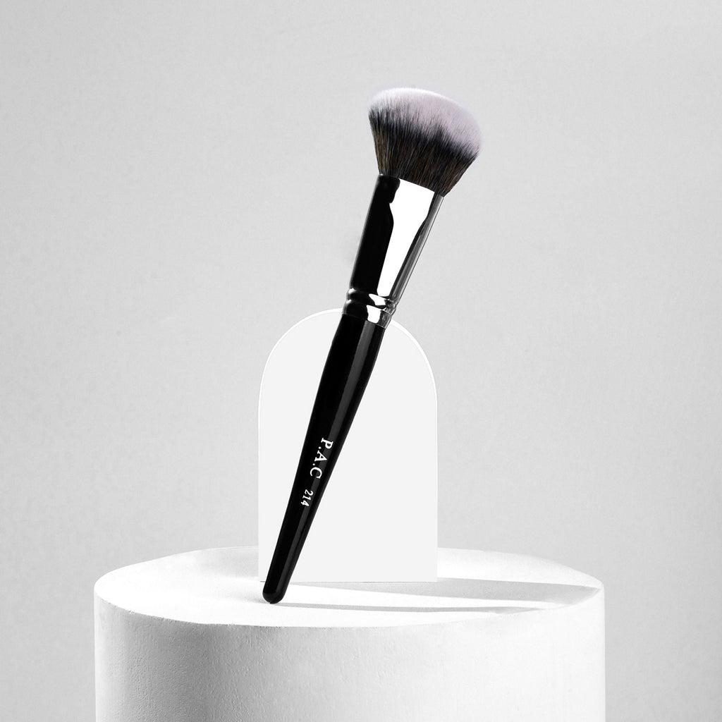 PAC Studio Blush Brush 214 - Fluffy Dome Shaped, Soft Synthetic Fibres, Ideal for Cream, Liquid & Powder
