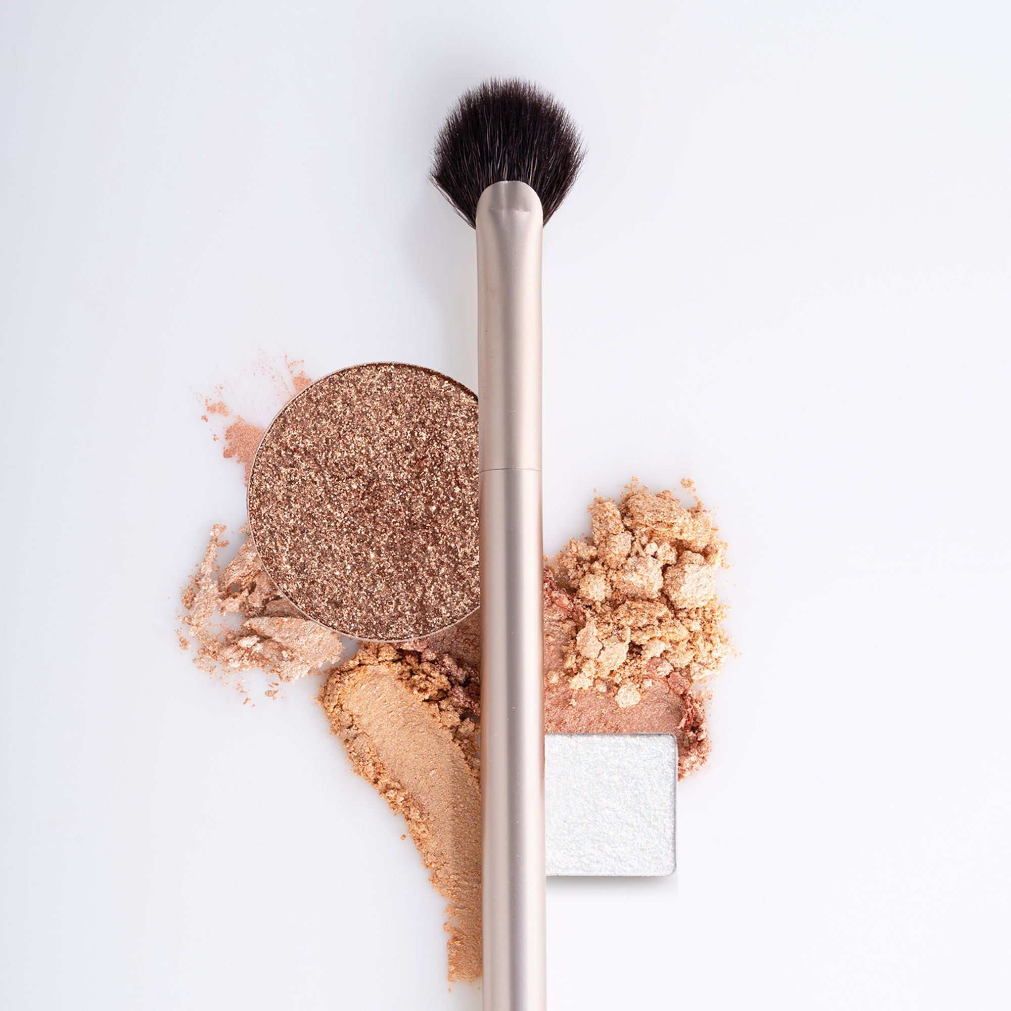 PAC Studio S16 Highlighter Fan Brush - Feather Light Application, Ultra Soft Bristles, Even Application