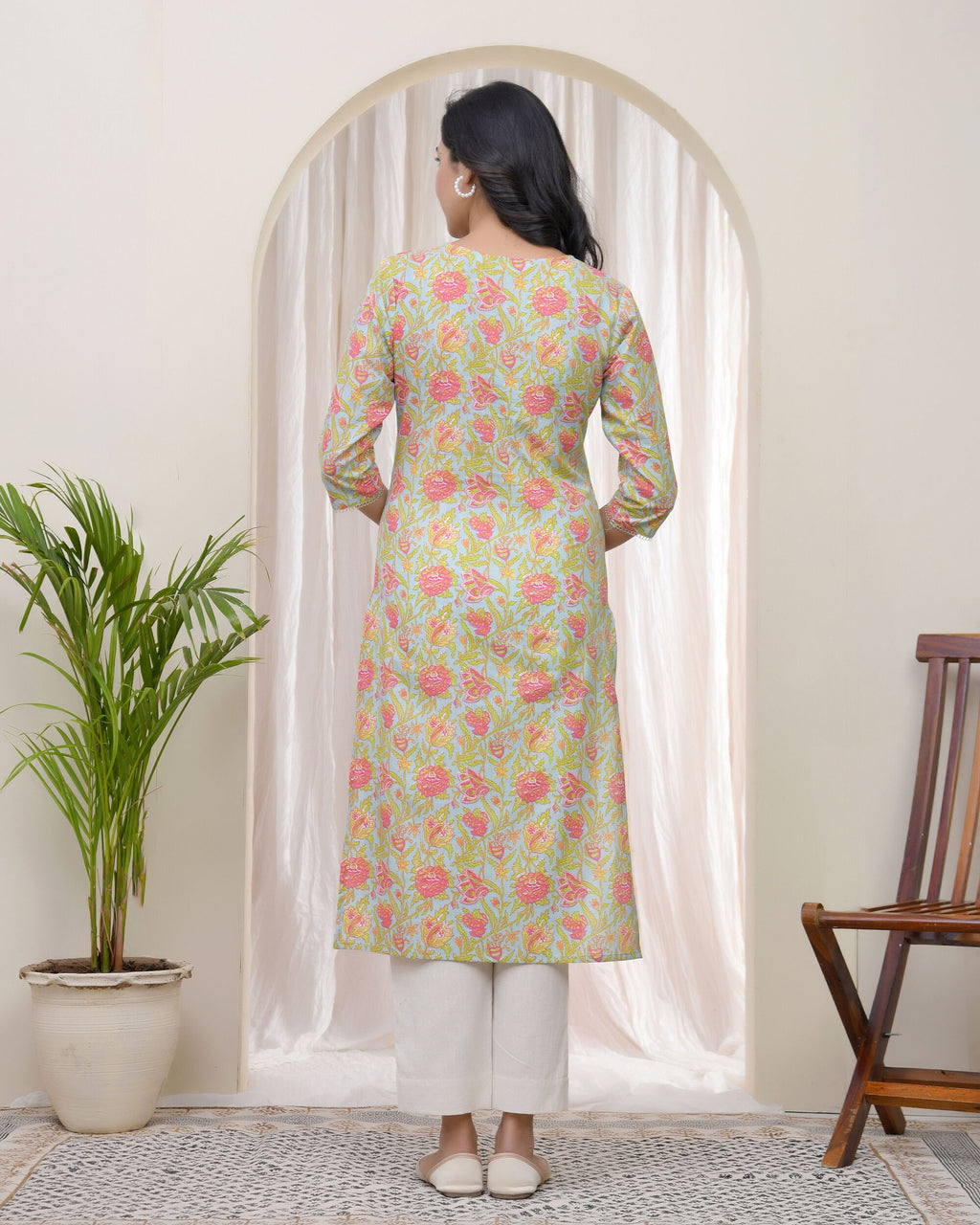 Vaasva Women Multi Cotton Printed Straight Kurti