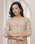 Vaasva Women Multi Cotton Printed Straight Kurti