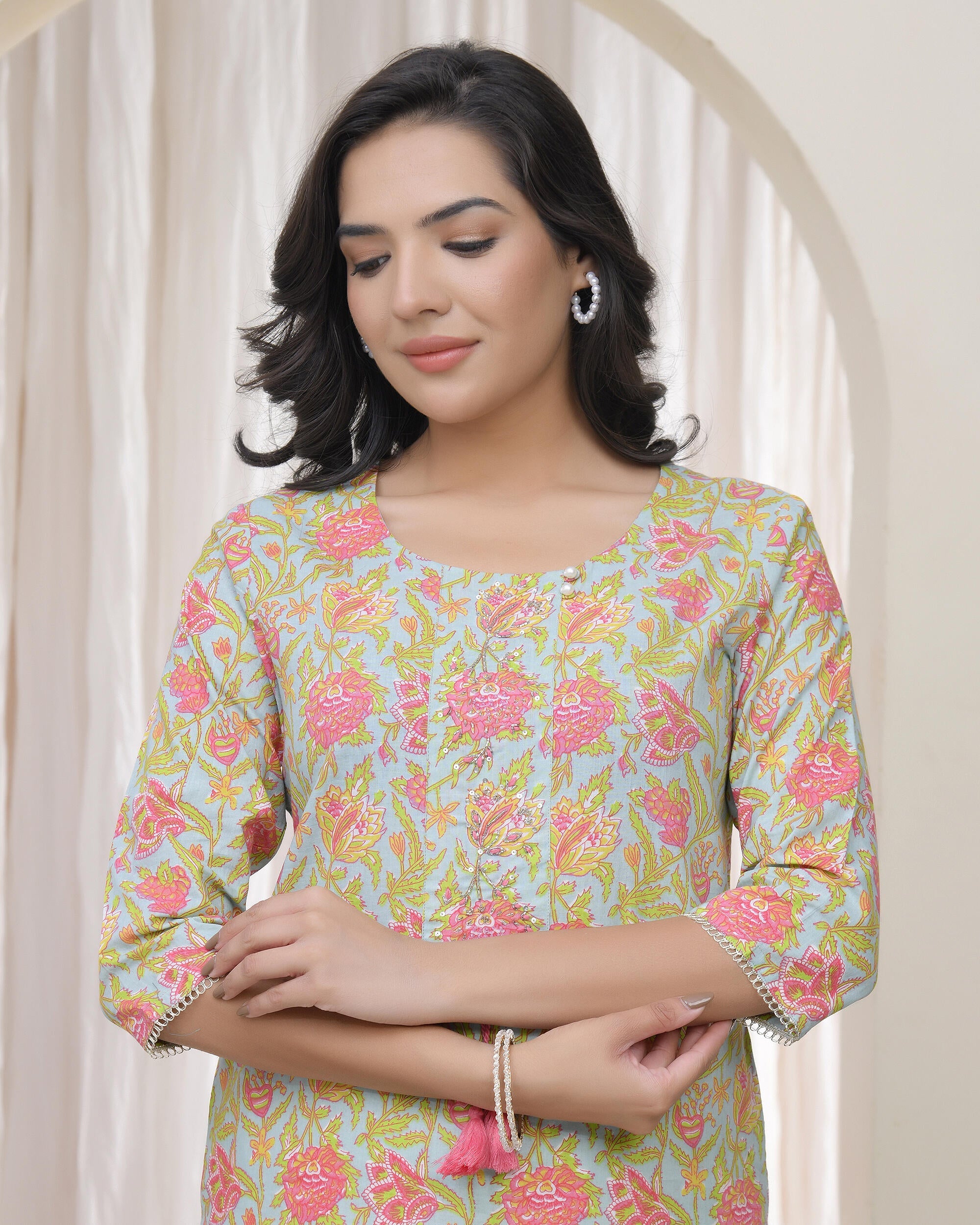 Vaasva Women Multi Cotton Printed Straight Kurti