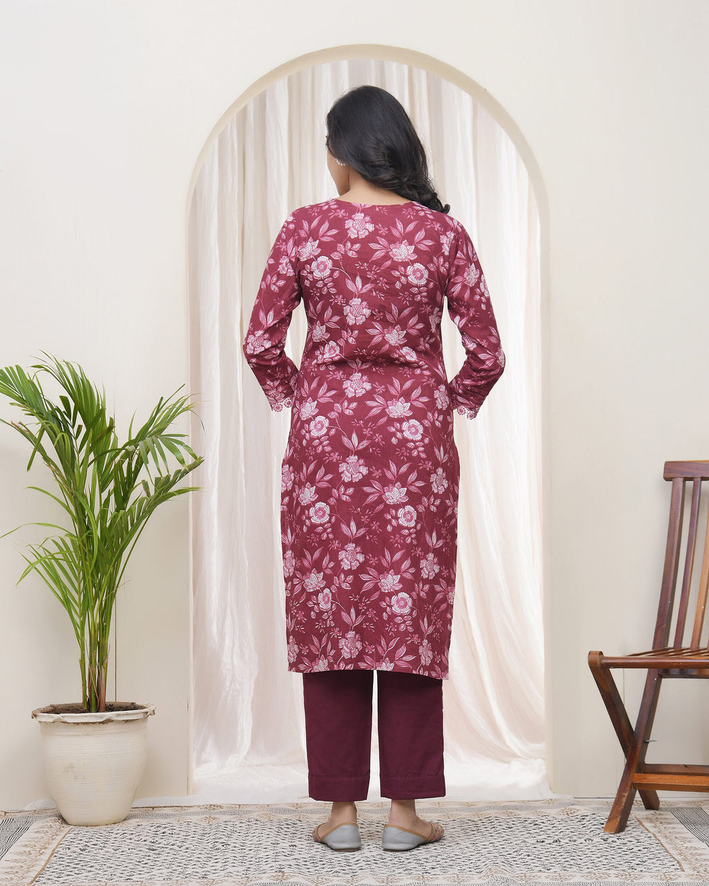 Vaasva Women Magenta Cotton Printed Straight Kurti