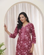 Vaasva Women Magenta Cotton Printed Straight Kurti