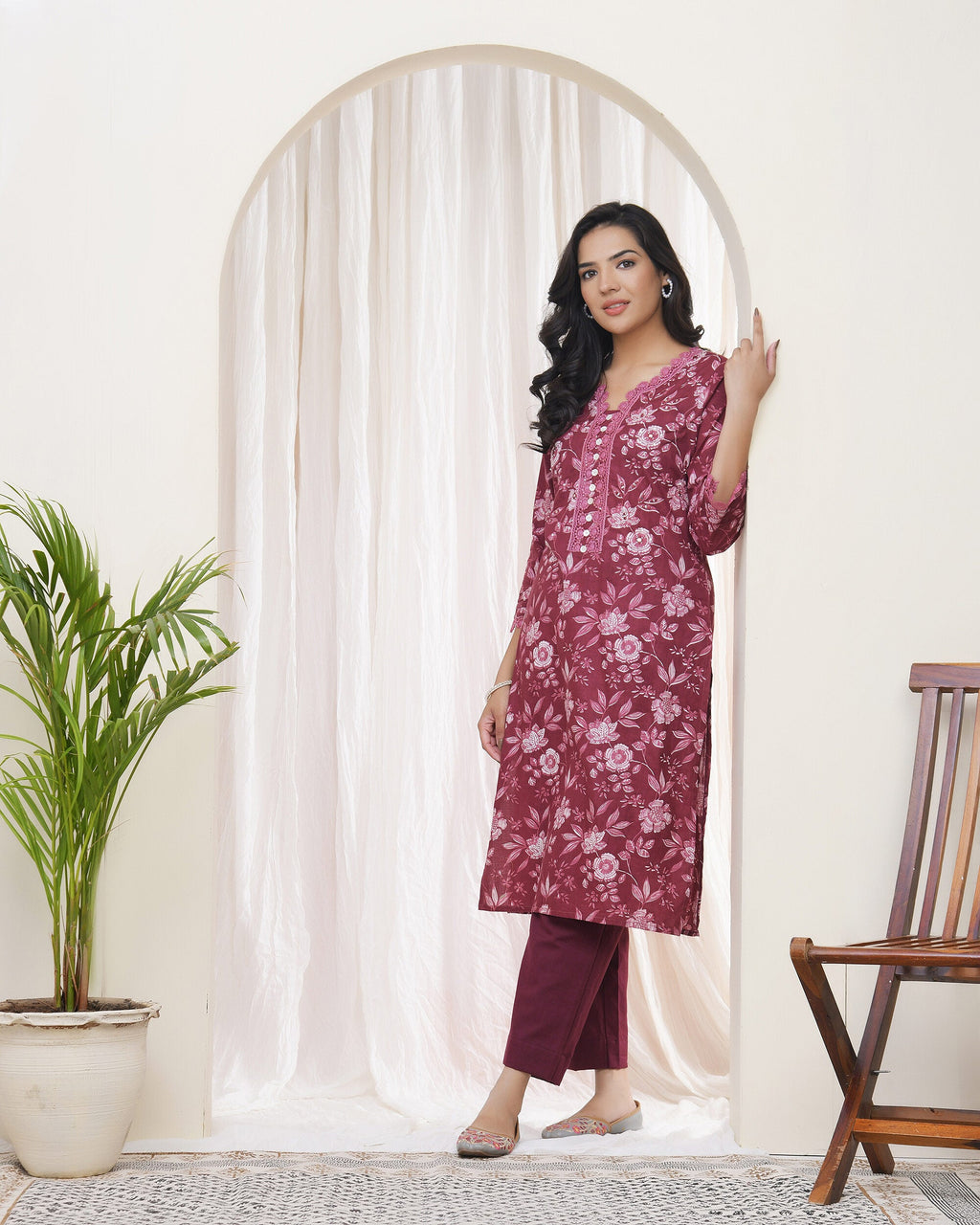 Vaasva Women Magenta Cotton Printed Straight Kurti