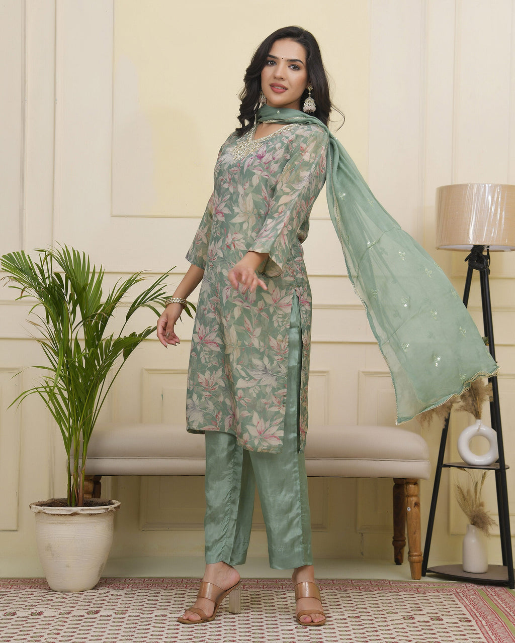 Vaasva Women Green Tissue Shimmer Kurta With Silk Pant & Dupatta - Distacart