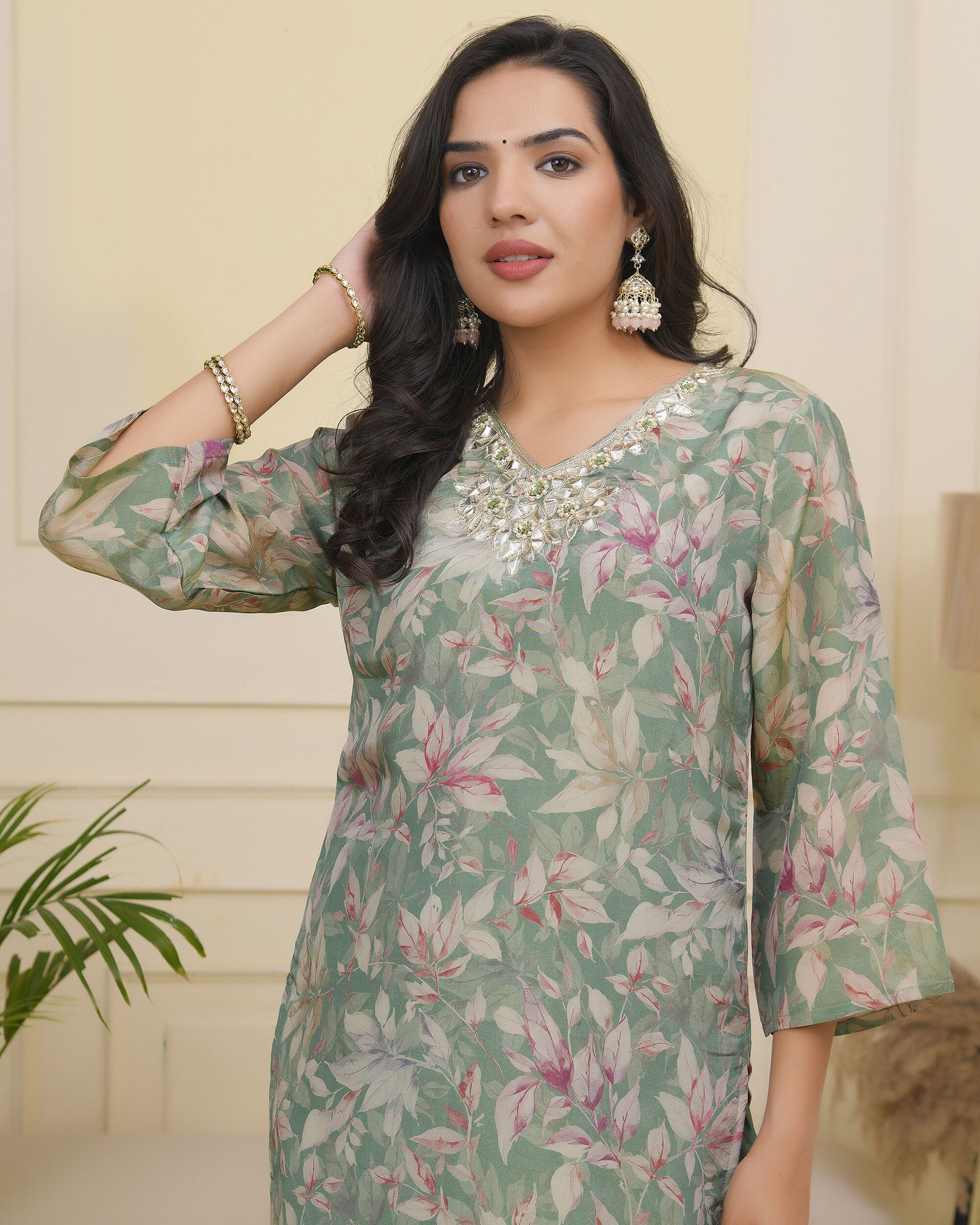 Vaasva Women Green Tissue Shimmer Kurta With Silk Pant & Dupatta - Distacart