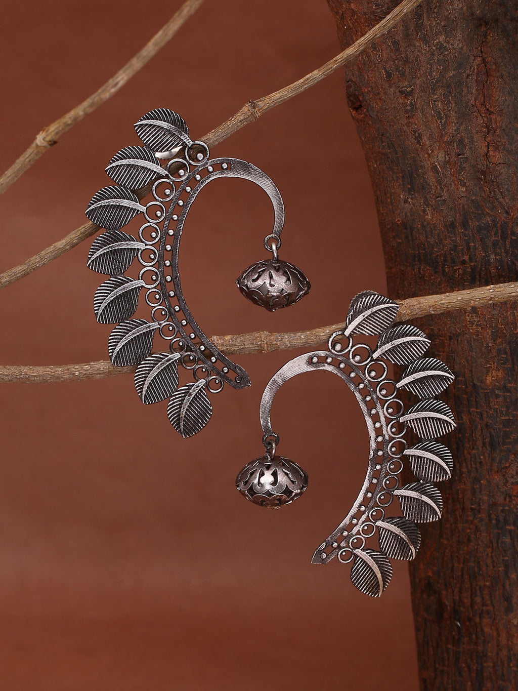 Shoshaa Silver-Plated Contemporary Ear Cuff - Distacart