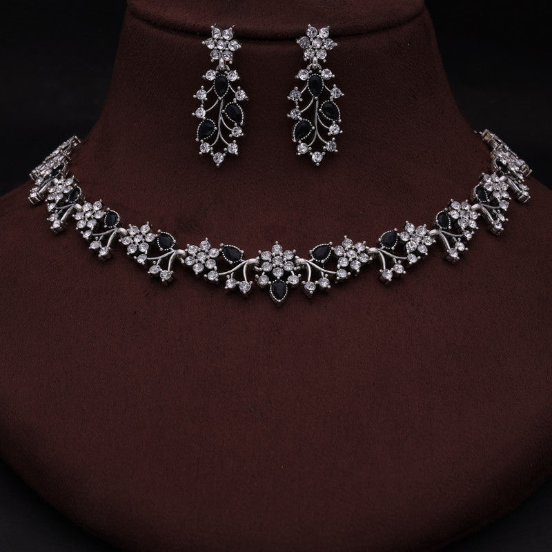 Tehzeeb Creations Silver Pleated White Diamond With Baby Black Beads Necklace Set