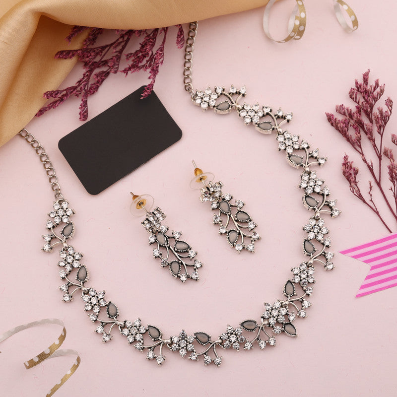 Tehzeeb Creations Silver Pleated White Diamond With Grey Beads Necklace Set
