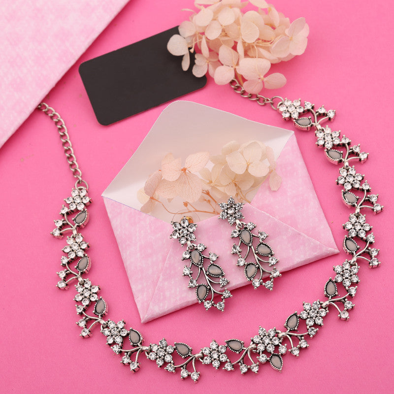 Tehzeeb Creations Silver Pleated White Diamond With Grey Beads Necklace Set