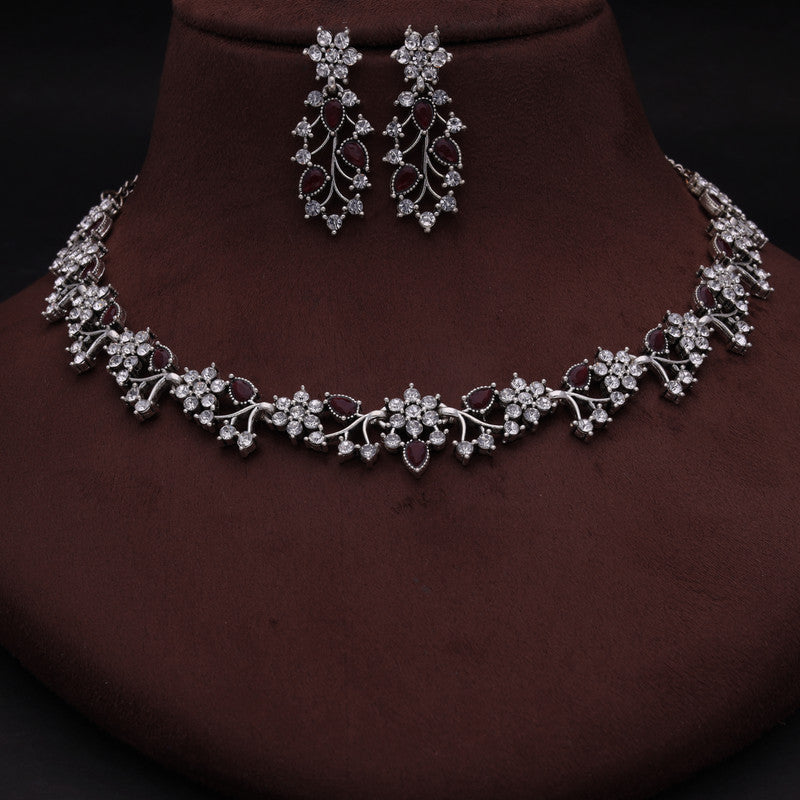 Tehzeeb Creations Silver Pleated White Diamond With Maroon Beads Necklace Set