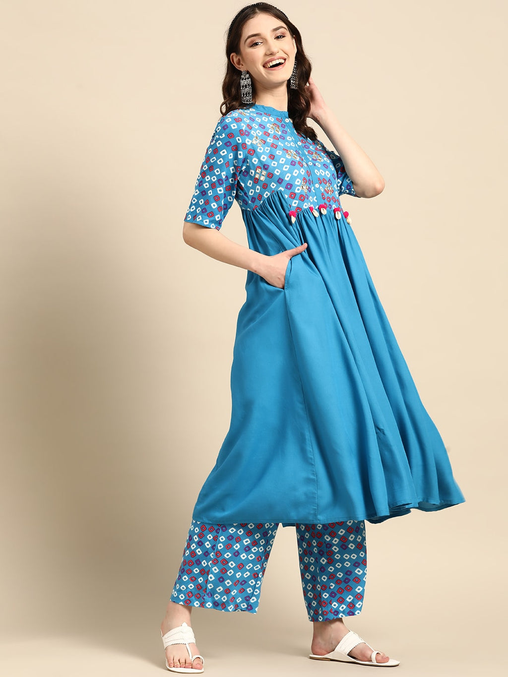 Sangria Women Bandhani Printed Kurta with Palazzos & Scarf
