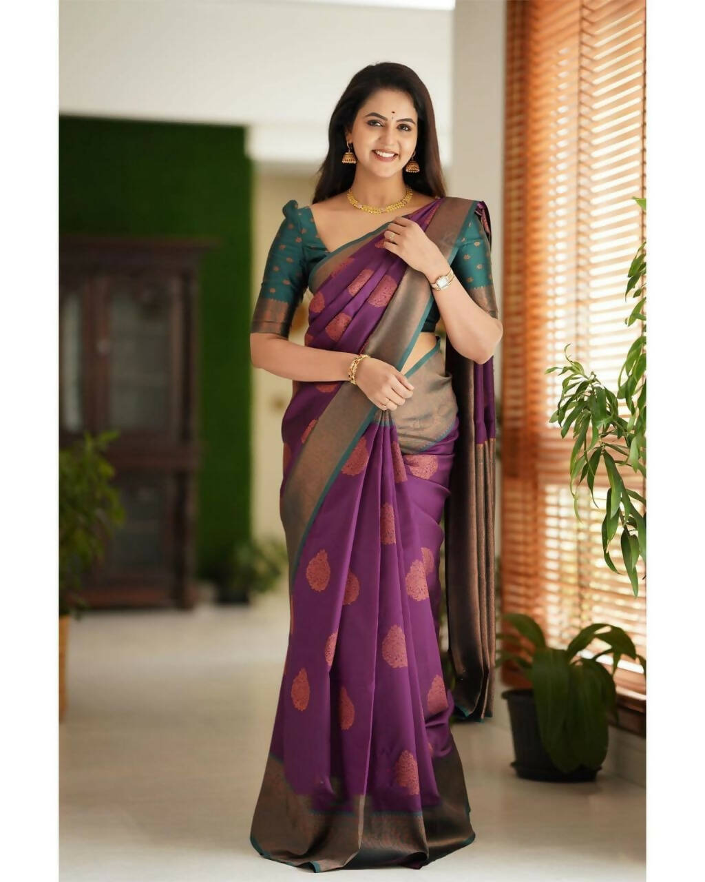 DEIANA'S Beautiful Designer Golden zari Soft Lichi Silk Saree - Majenta