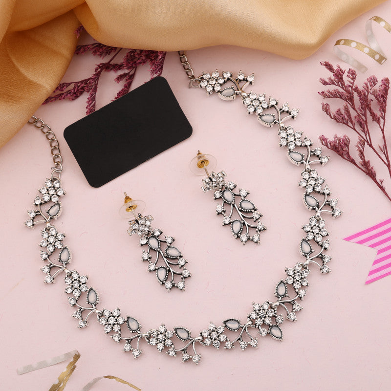 Tehzeeb Creations Silver Pleated White Diamond With White Beads Necklace Set