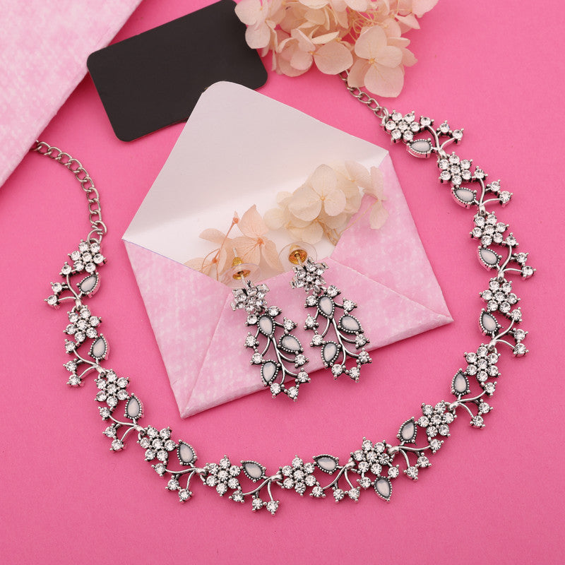 Tehzeeb Creations Silver Pleated White Diamond With White Beads Necklace Set