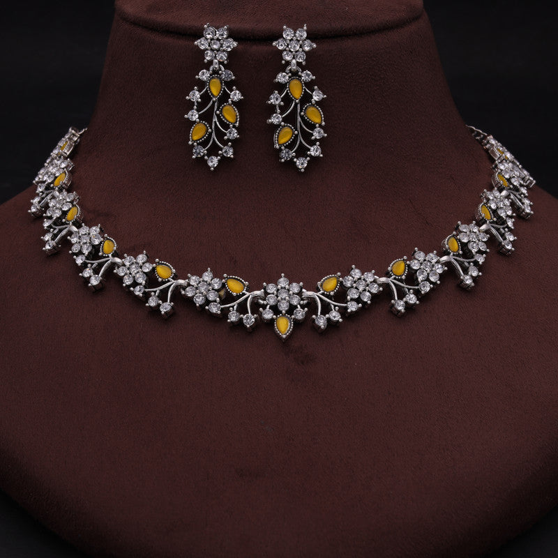 Tehzeeb Creations Silver Pleated White Diamond With Yellow Beads Necklace Set