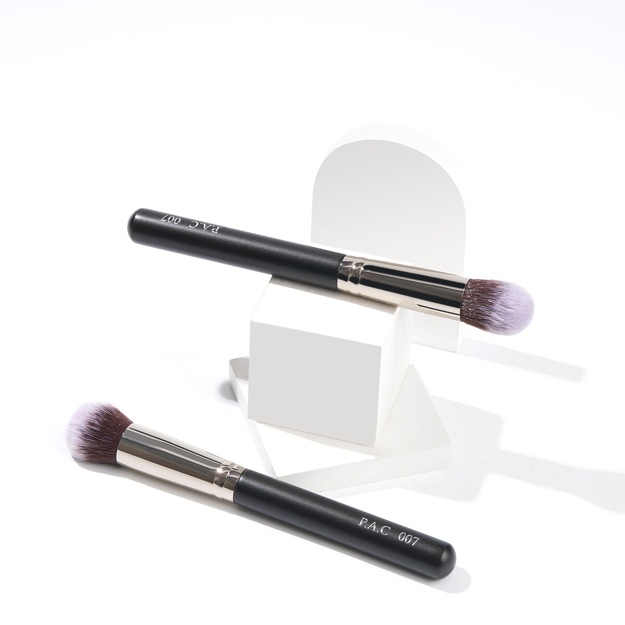 PAC Studio Concealer Brush - 007