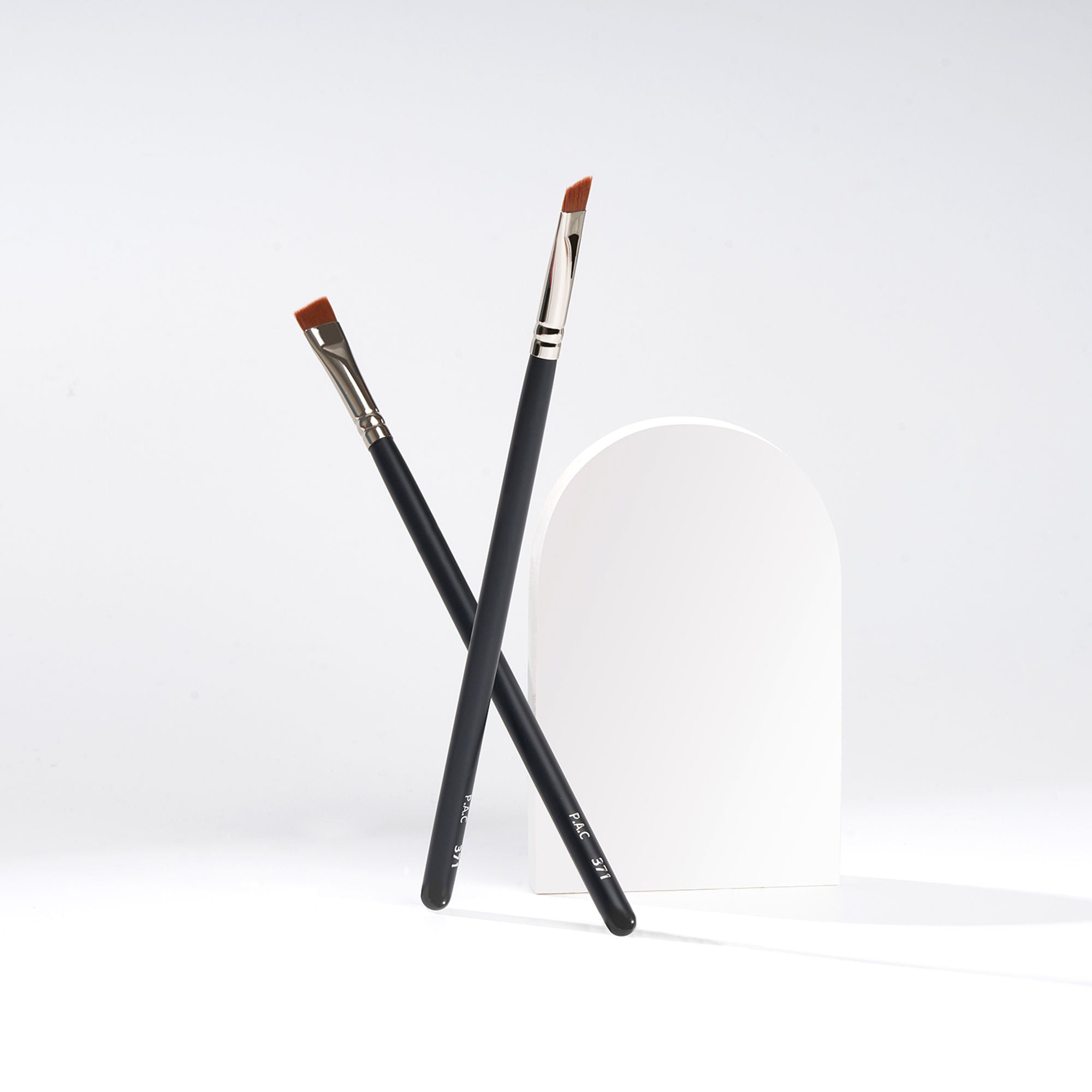 PAC Studio Eyeliner Brush - 371 - Distacart