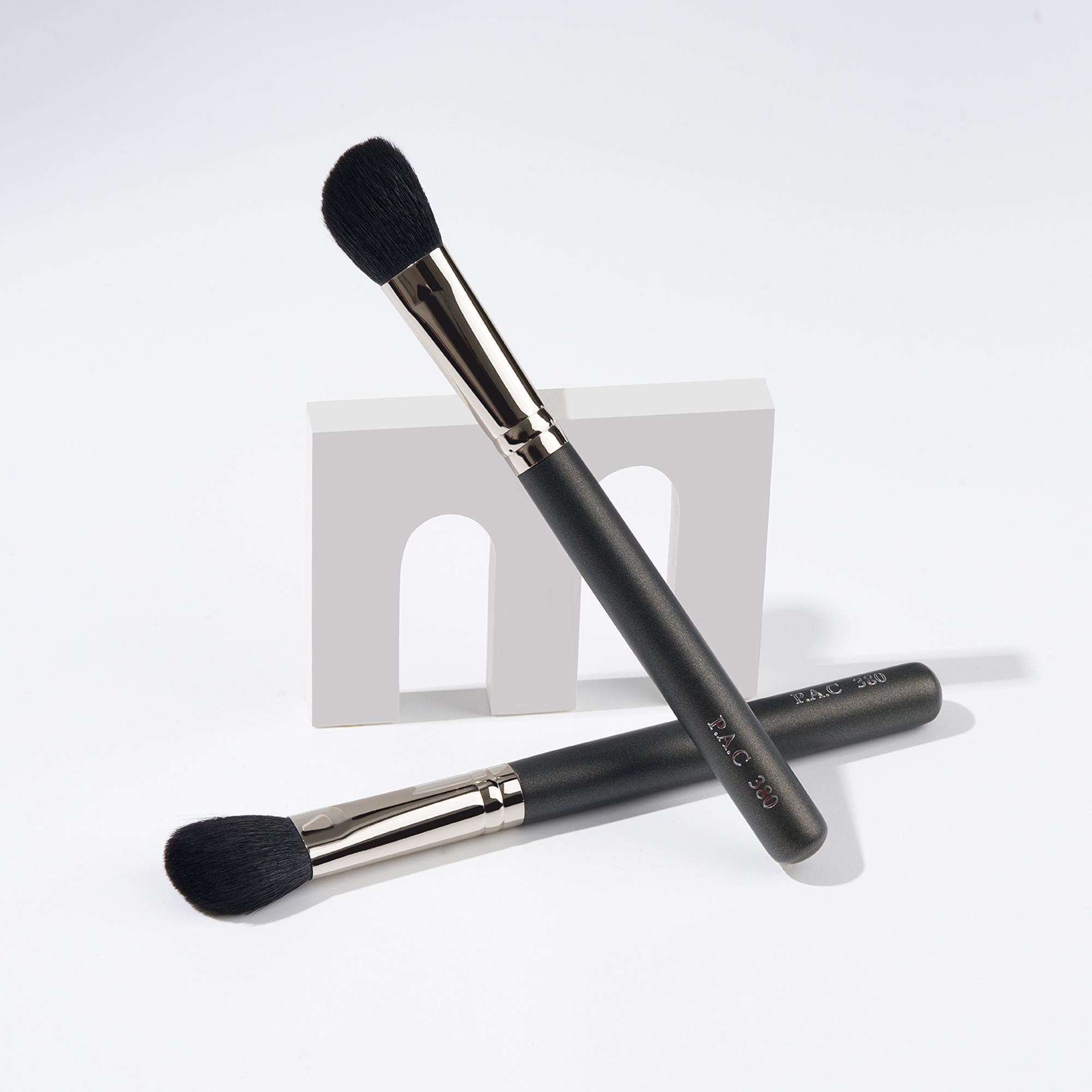 PAC Studio Contouring Brush - 380