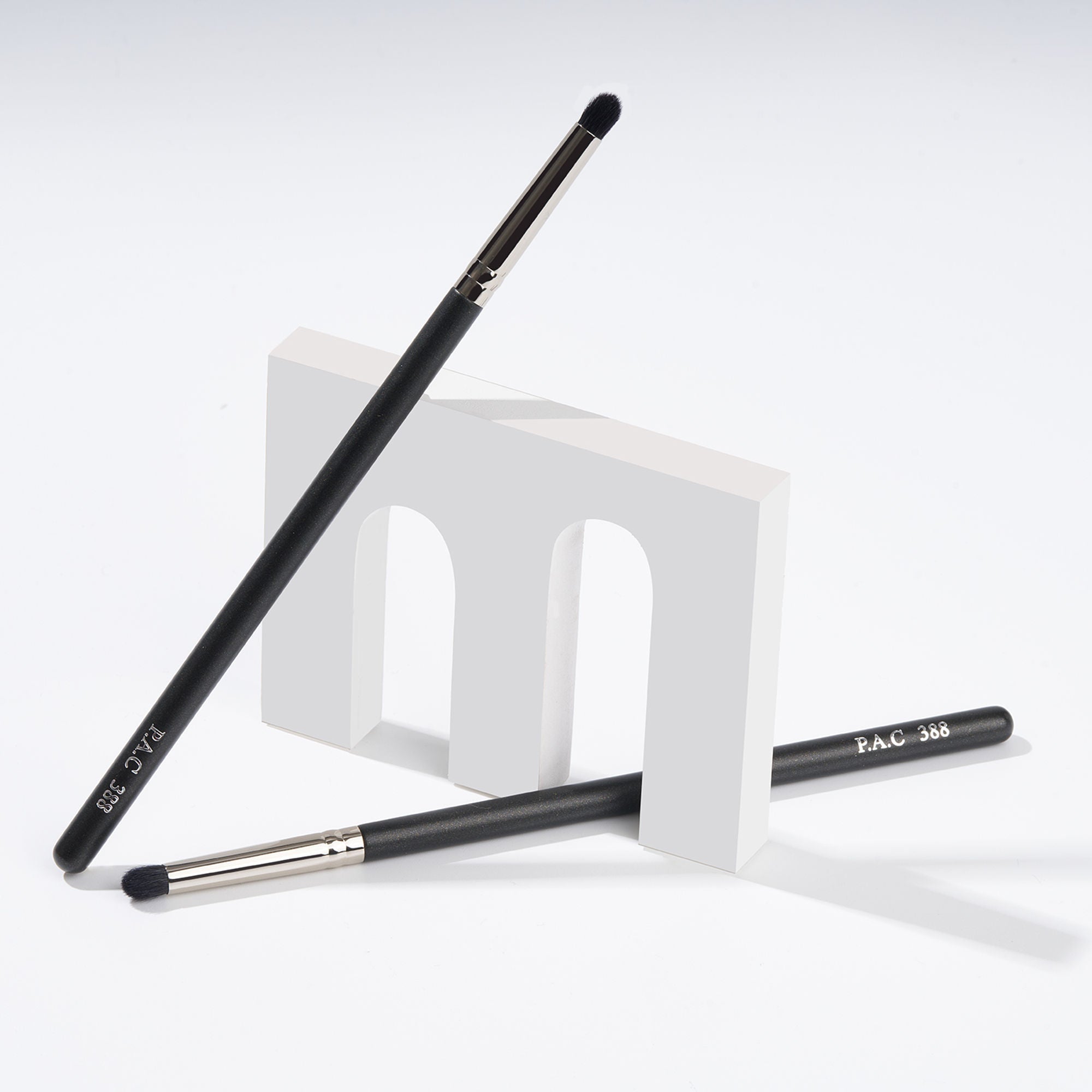 PAC Studio Blending Eyeshadow Brush - 388