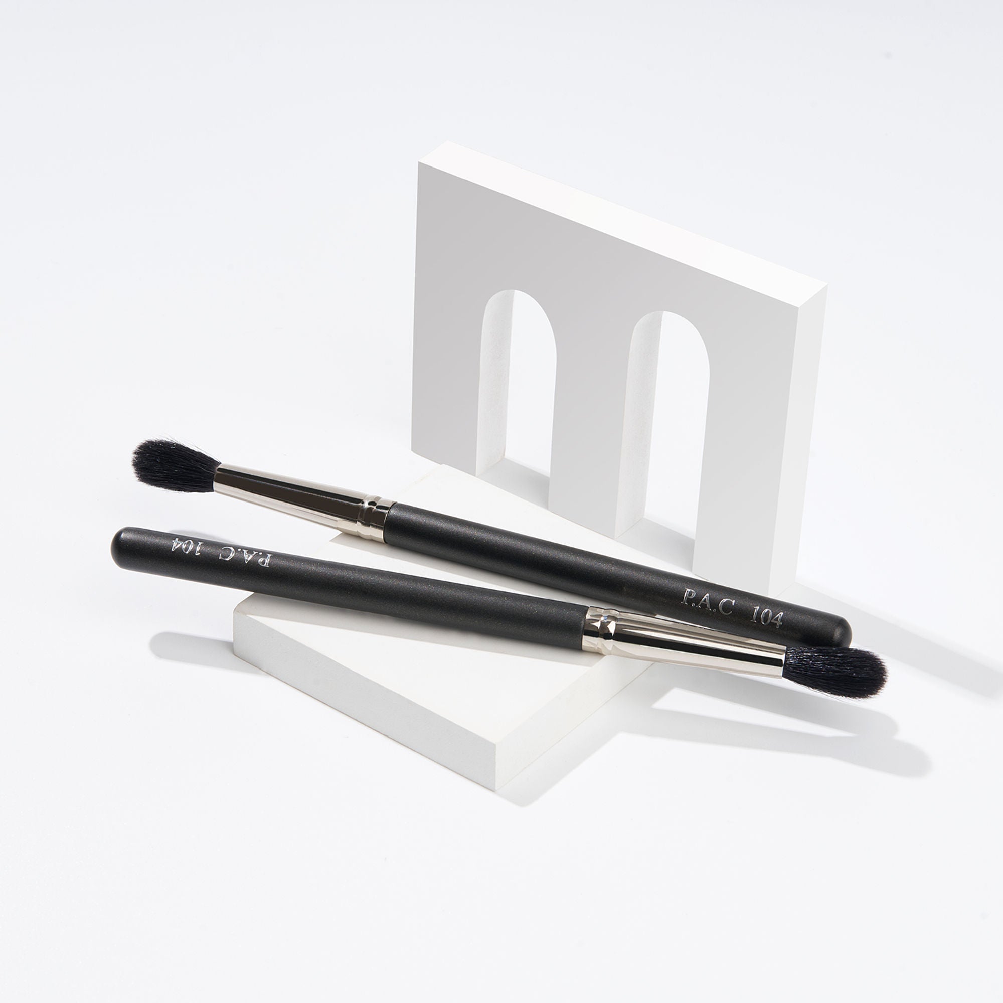 PAC Studio Eyeshadow Brush - 104
