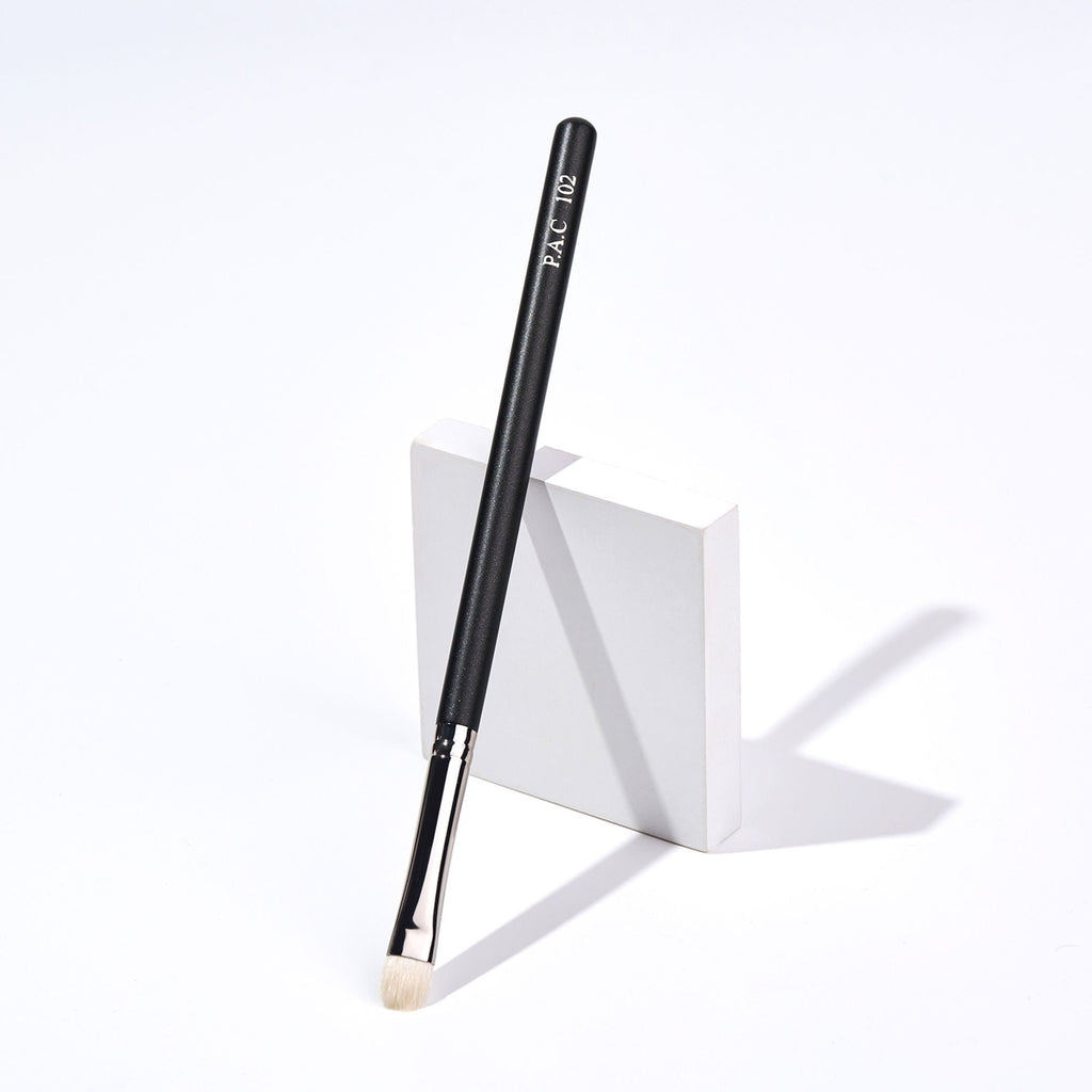 PAC Studio Eyeshadow Application Brush 102