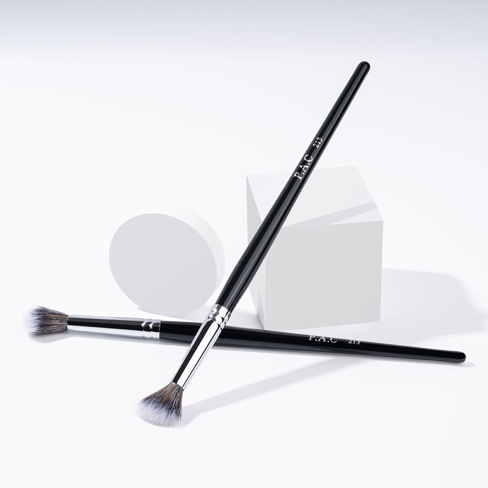 PAC Studio Eyeshadow Blending Brush 213