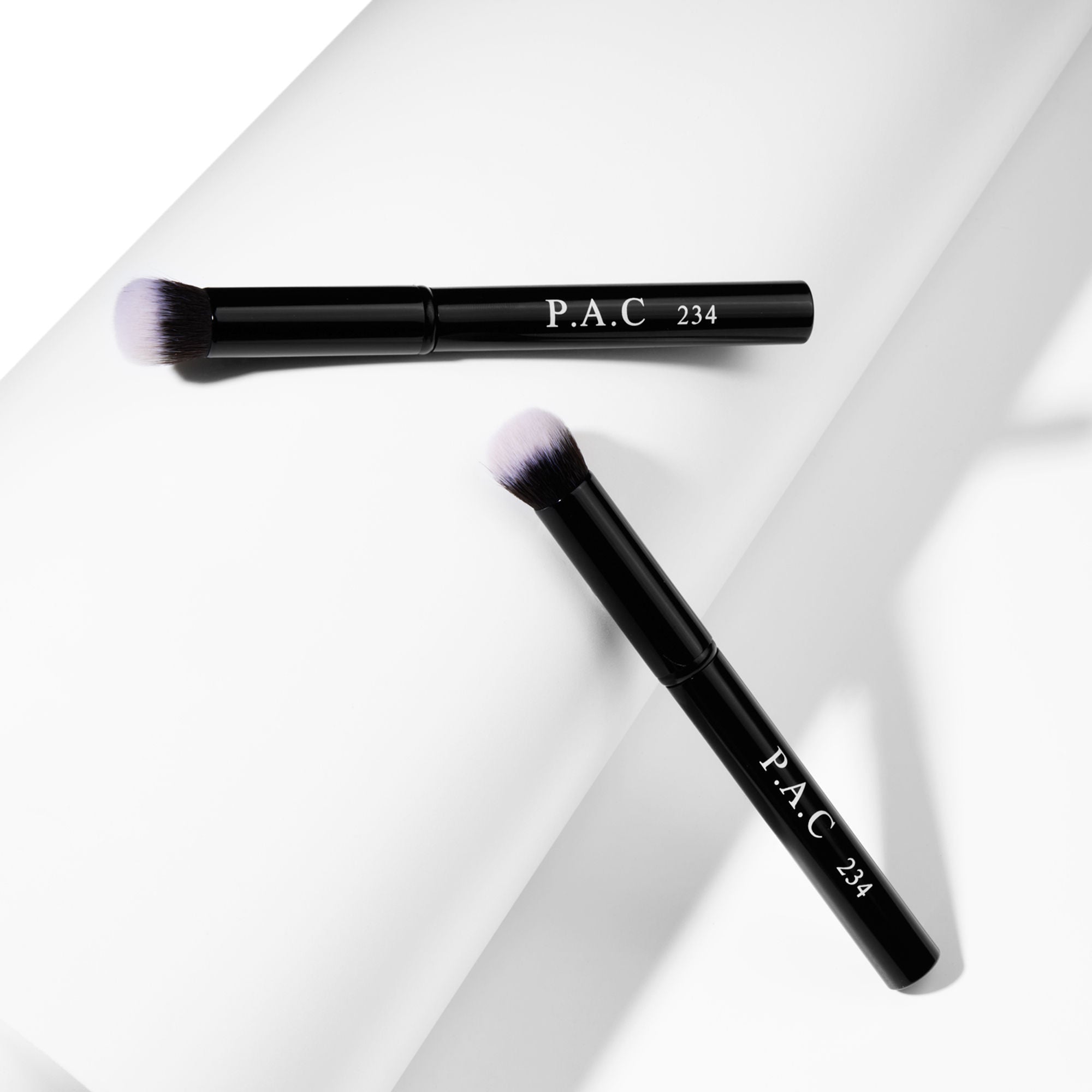 PAC Studio Powder Brush - 234