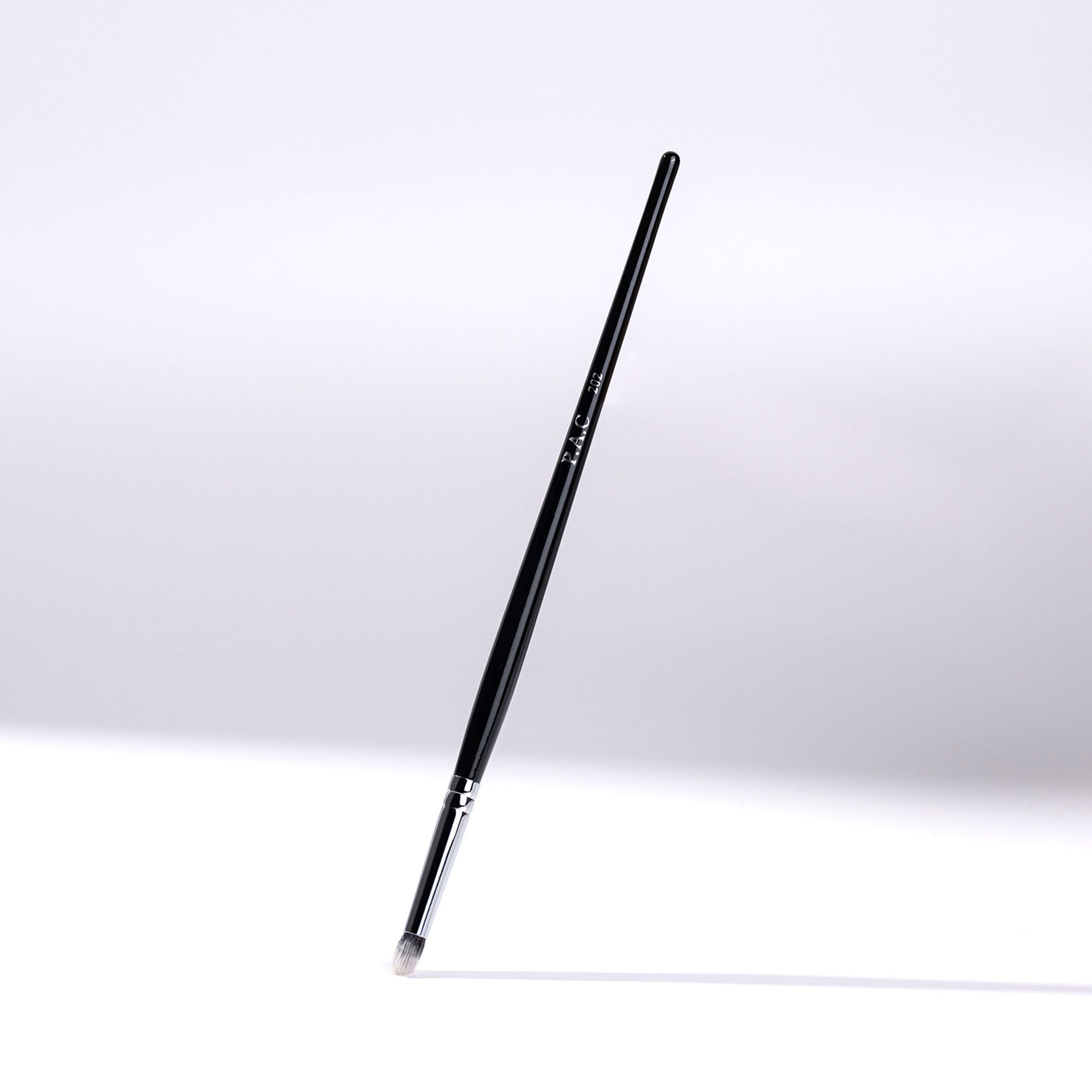PAC Studio Blending Eyeshadow Brush - 202