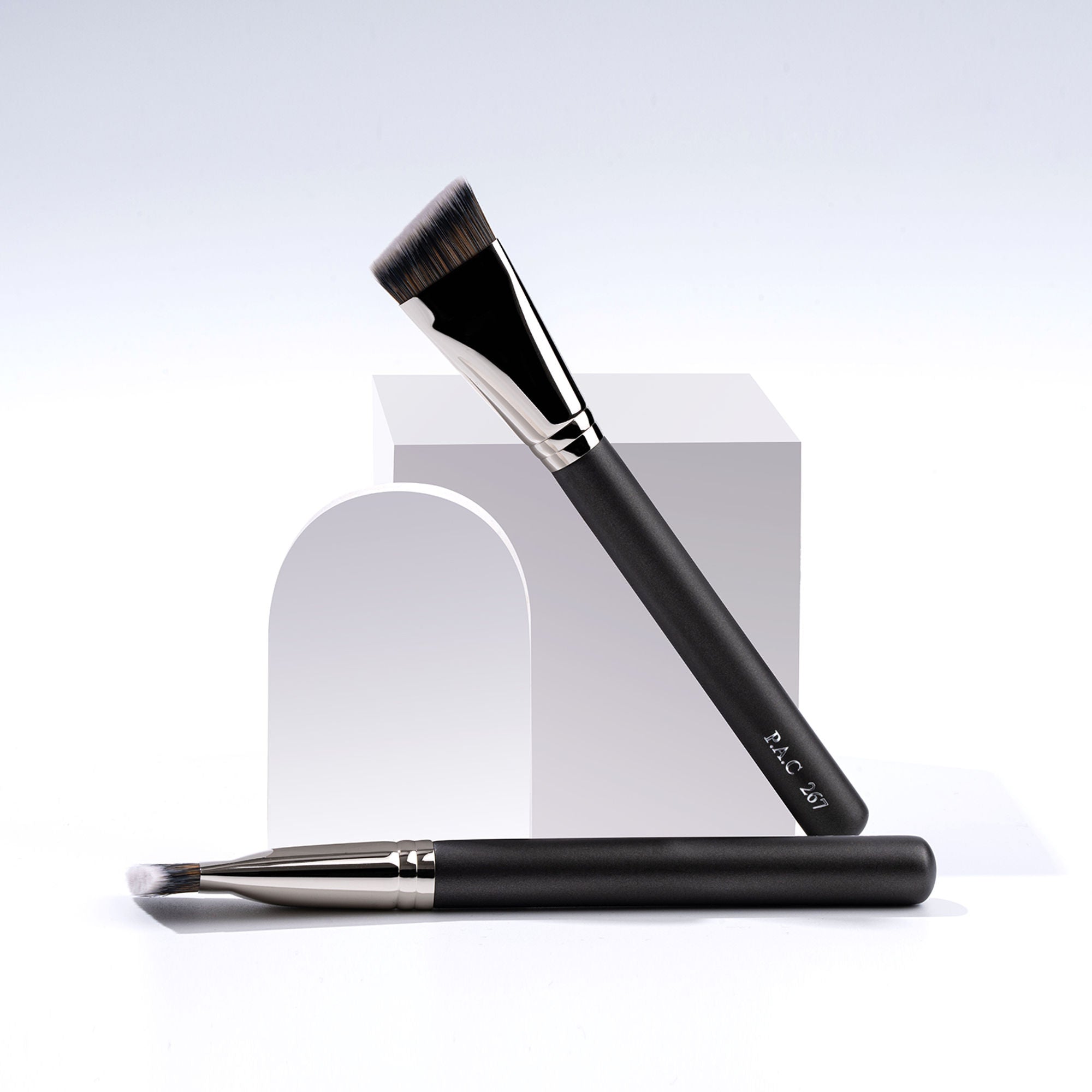 PAC Studio Contouring Brush - 267