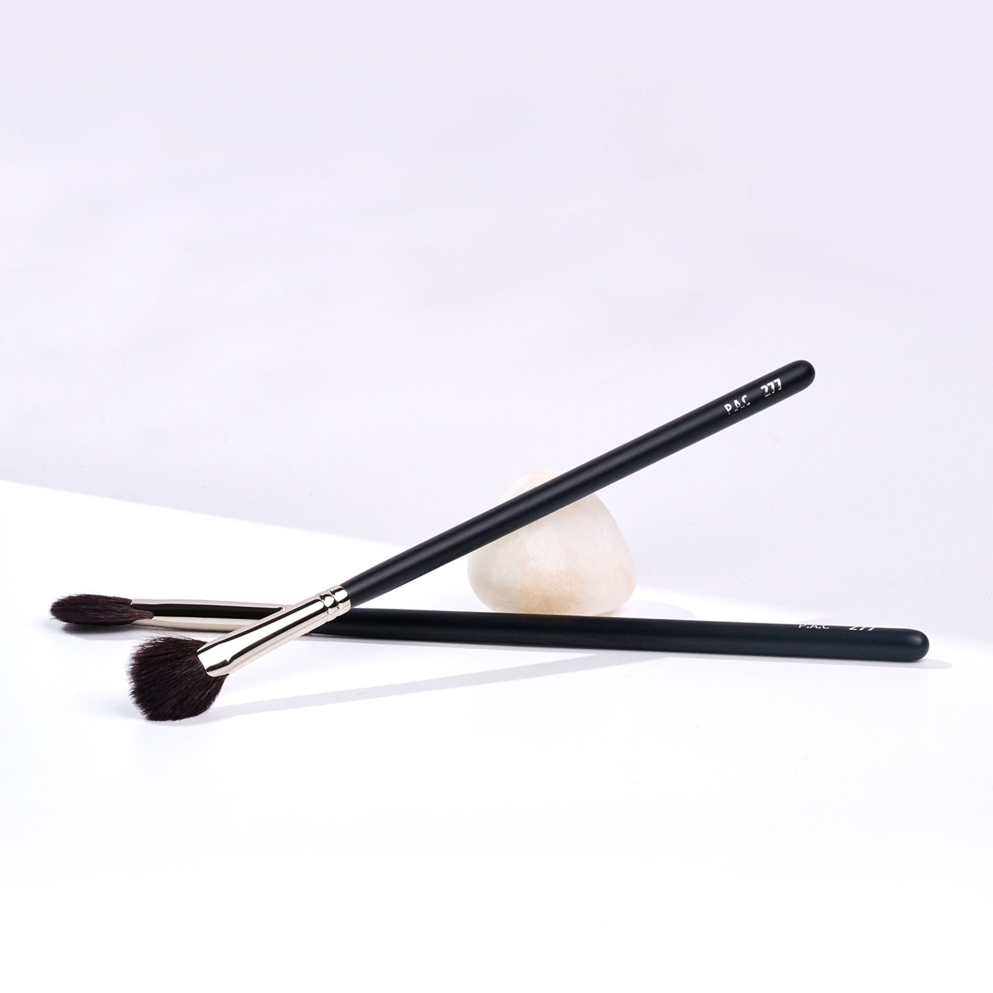 PAC Studio Highlighter Brush 277