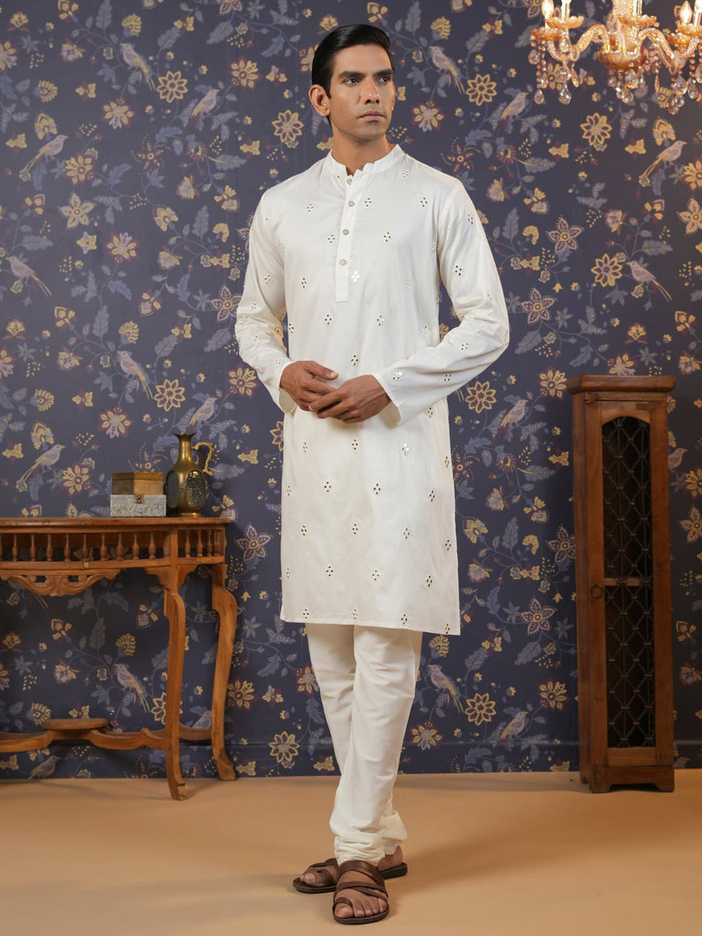House of Pataudi Men Off White Geometric Embroidered Mirror Work Kurta