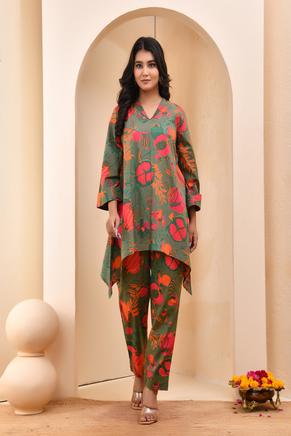 Vaasva Women Floral Printed Kurta Pant Set - Distacart