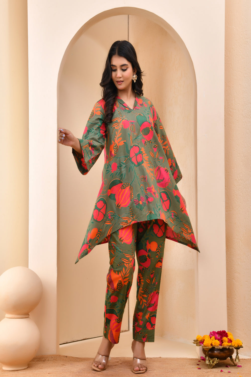 Vaasva Women Floral Printed Kurta Pant Set - Distacart