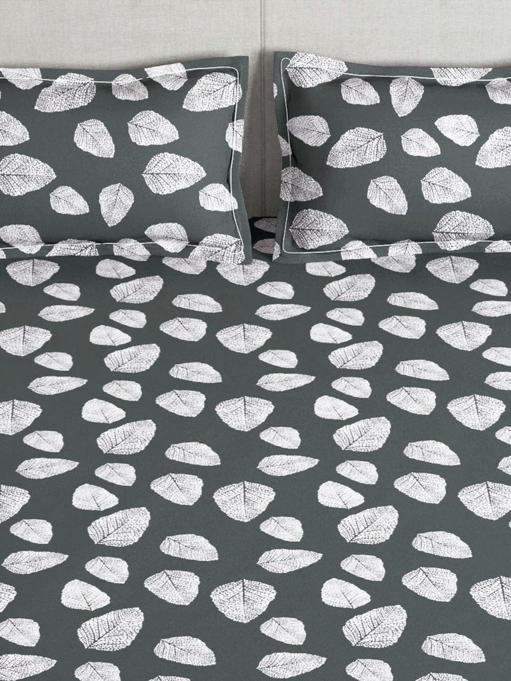 Story@home Arena Grey & White Floral Printed 180 TC Bedsheet & Pillow Covers - Distacart