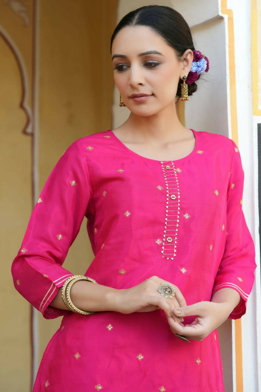 Juniper Women Fuchsia Shantoon Embroidered Straight Tunic